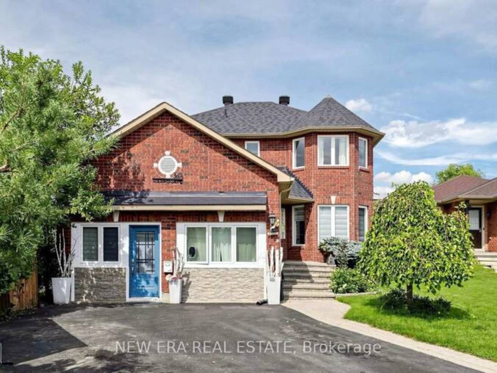 30 HARROGATE COURT, Barrie, Ontario L4M 0B9