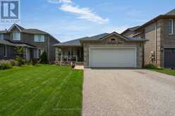 9 STEPHANIE LANE | Barrie Ontario | Slide Image One