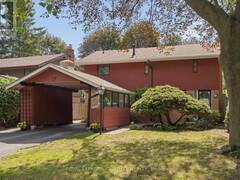 17 LESTERWOOD CRESCENT Toronto Ontario, M1P 3L5
