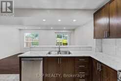 35 THAMES WAY | Hamilton Ontario | Slide Image Fifteen