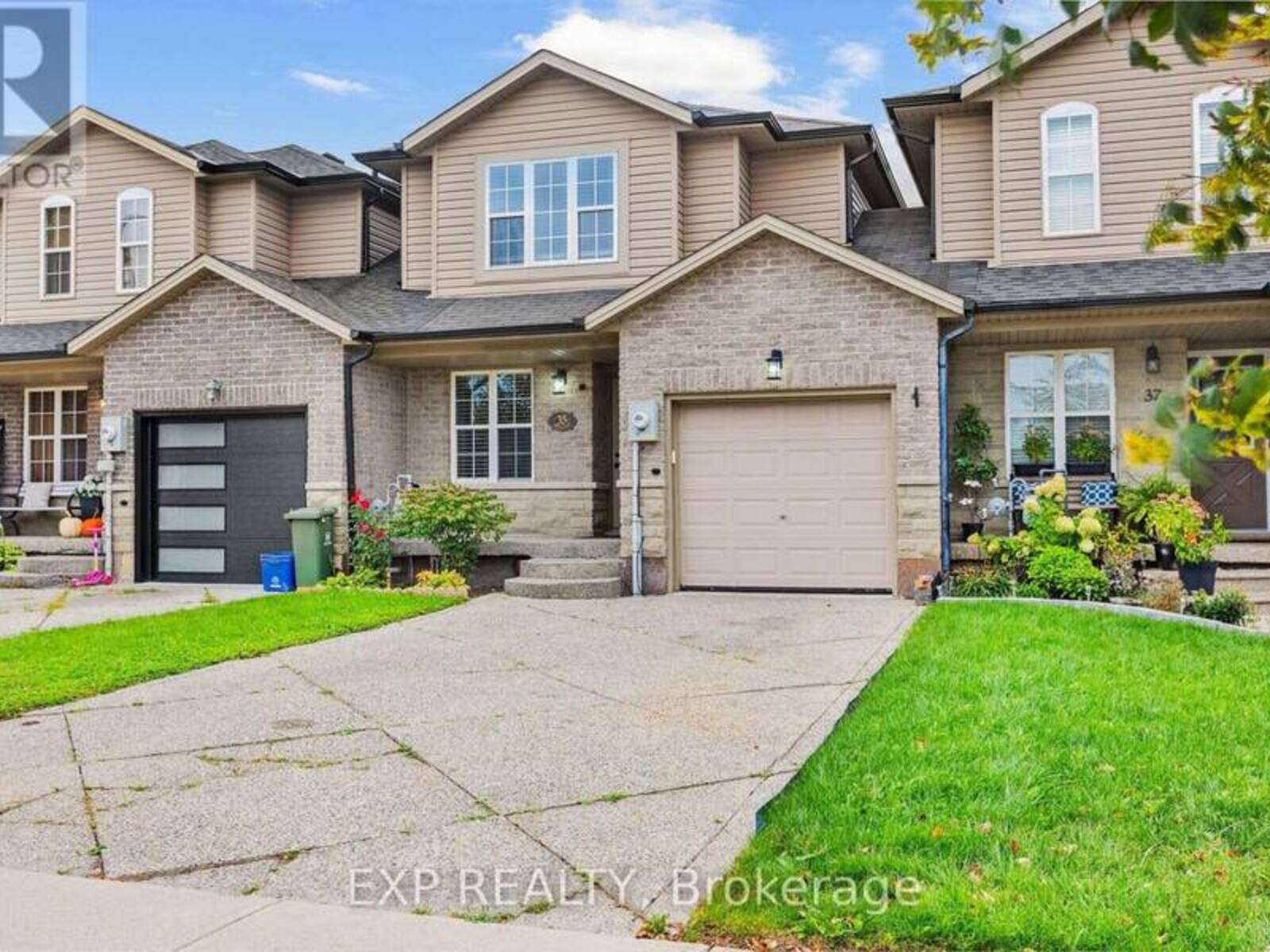 35 THAMES WAY, Hamilton, Ontario L0R 1W0