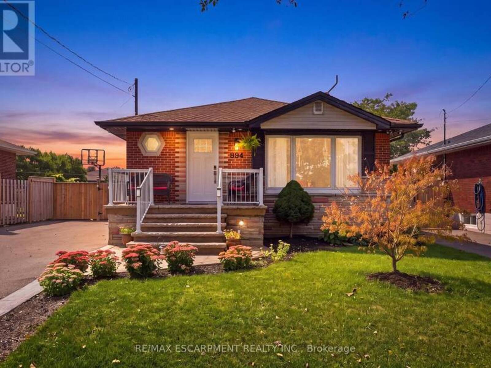 894 BRUCEDALE AVENUE E, Hamilton, Ontario L8B 1S9