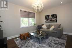 16 ALDENHAM CRESCENT | Toronto Ontario | Slide Image Four
