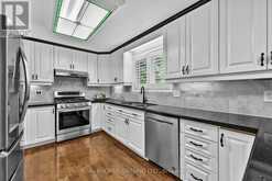 222 PARK AVENUE | East Gwillimbury Ontario | Slide Image Sixteen