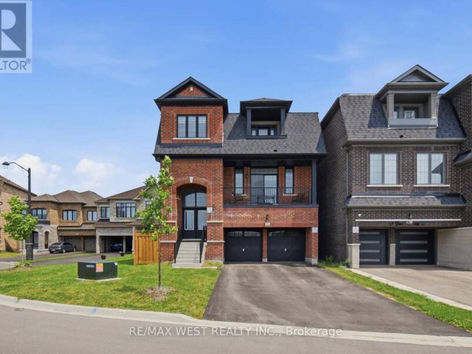 16 GREAT RAILWAY COURT, Vaughan, Ontario L4H 5E9