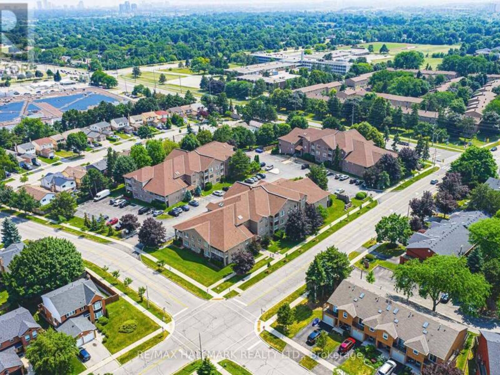 6 - 3050 PINEMEADOW DRIVE, Burlington, Ontario L7M 3X5