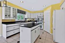 6036 ST. IVES WAY | Mississauga Ontario | Slide Image Nine