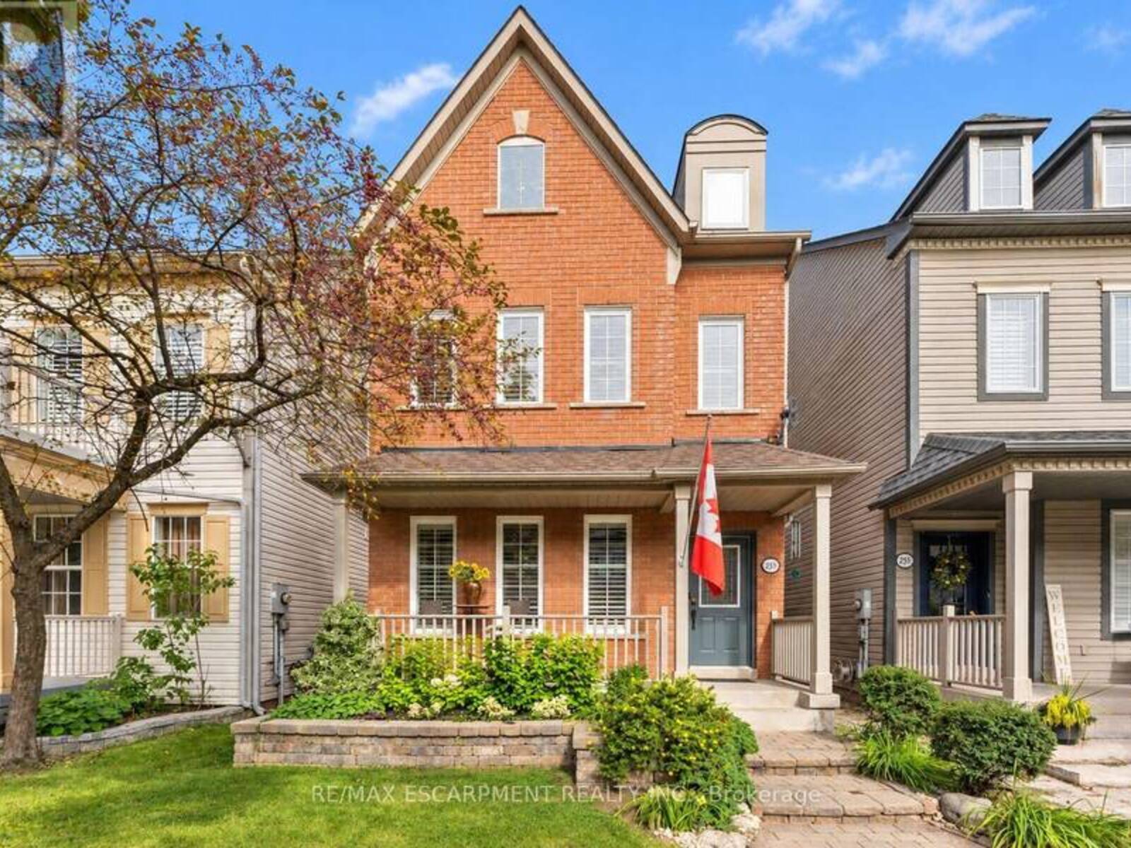 253 GATWICK DRIVE, Oakville, Ontario L6H 7K3