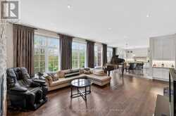 33 STOLLERY POND CRESCENT | Markham Ontario | Slide Image Seventeen