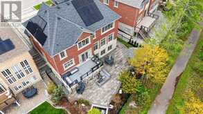 33 STOLLERY POND CRESCENT | Markham Ontario | Slide Image Five