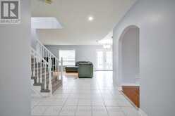 17 CROMPTON DRIVE | Barrie Ontario | Slide Image Eleven