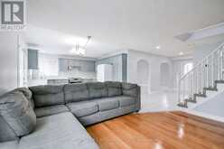 17 CROMPTON DRIVE | Barrie Ontario | Slide Image Sixteen