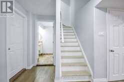 17 CROMPTON DRIVE | Barrie Ontario | Slide Image Thirty