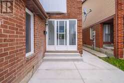658 GALLOWAY CRESCENT | Mississauga Ontario | Slide Image Four