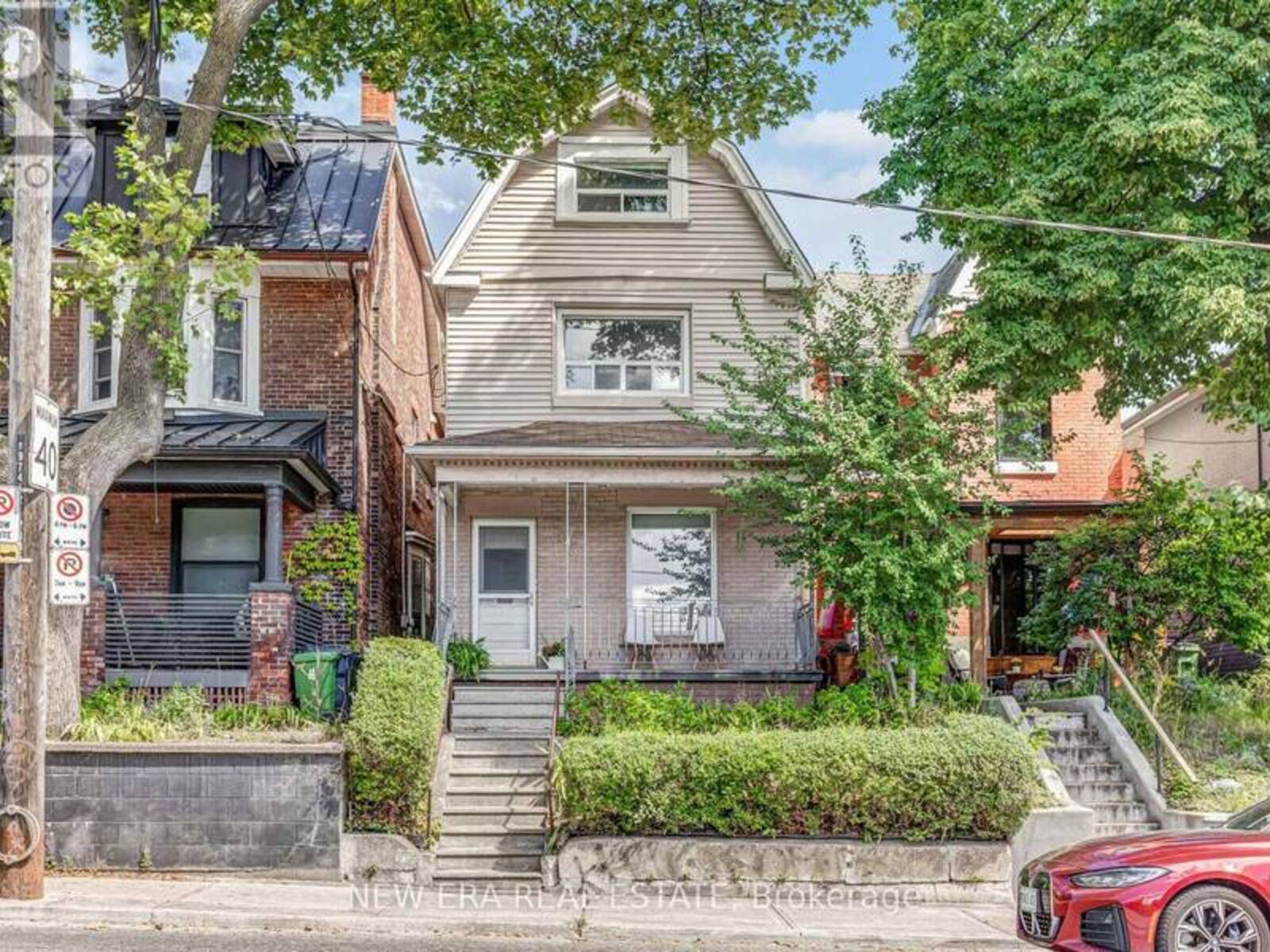 393 OSSINGTON AVENUE, Toronto, Ontario M6J 3A6
