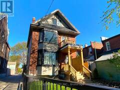82 PARKWAY AVENUE Toronto Ontario, M6R 1T5