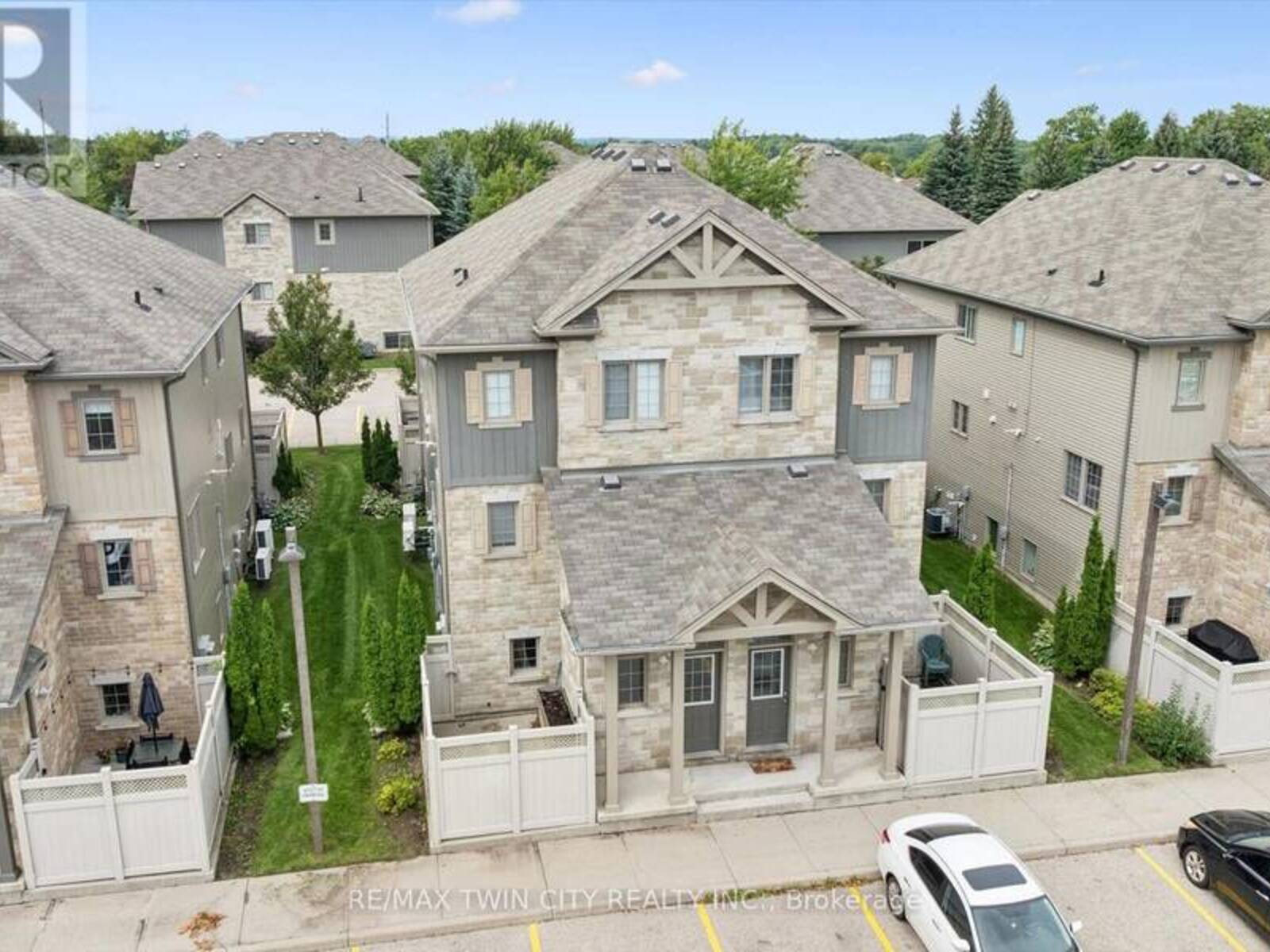 33D - 931 GLASGOW STREET, Kitchener, Ontario N2N 0B6