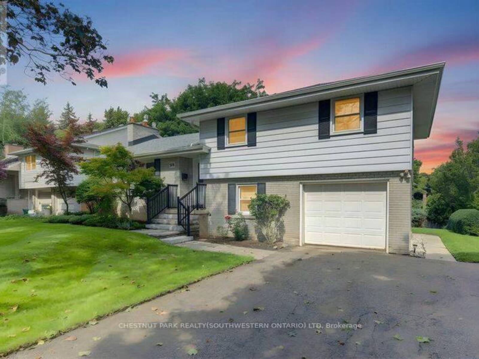 204 STANLEY DRIVE, Waterloo, Ontario N2L 1H4