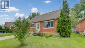 104 MAUSSER AVENUE | Kitchener Ontario | Slide Image Three