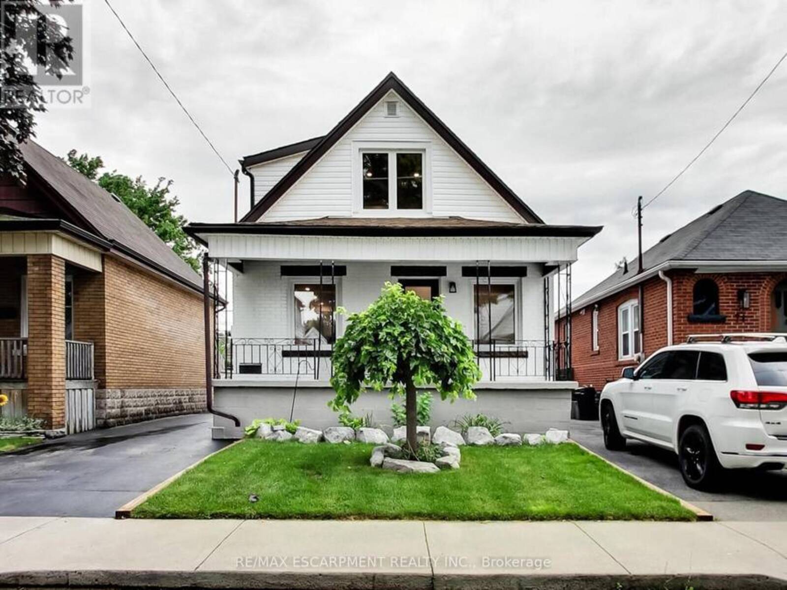 67 COPE STREET, Hamilton, Ontario L8H 5B1