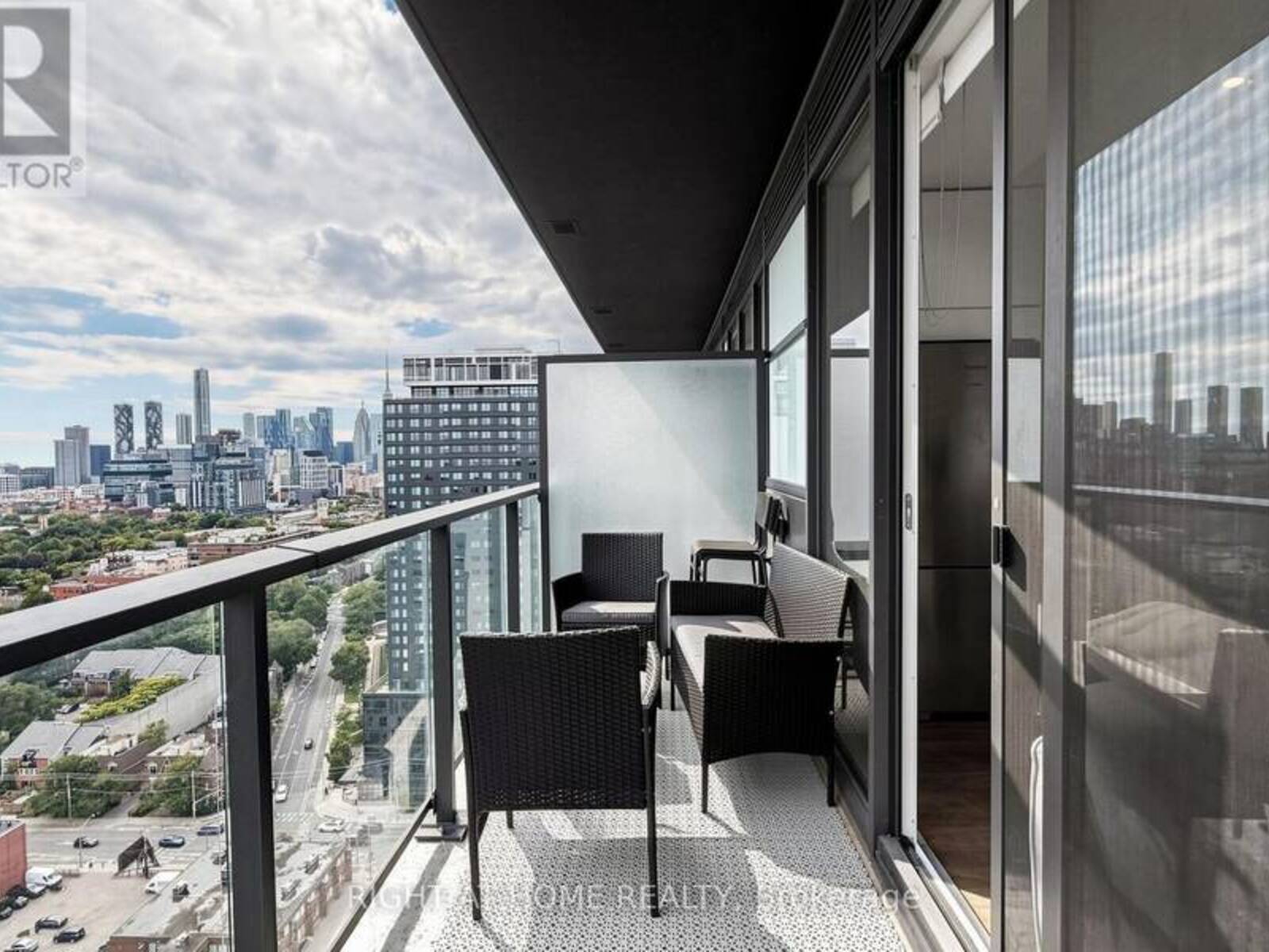 2502 - 5 DEFRIES STREET, Toronto, Ontario M5A 0W7