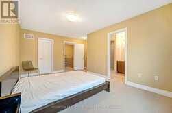 13 FLOOK LANE | Toronto Ontario | Slide Image Fifteen
