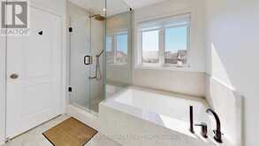 32 ARCO CIRCLE | Vaughan Ontario | Slide Image Sixteen