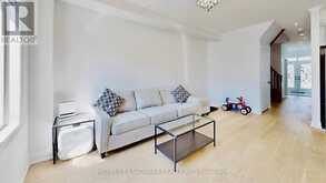 32 ARCO CIRCLE | Vaughan Ontario | Slide Image Six