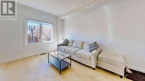 32 ARCO CIRCLE | Vaughan Ontario | Slide Image Seven