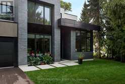 1654 BIRCHWOOD DRIVE | Mississauga Ontario | Slide Image Three
