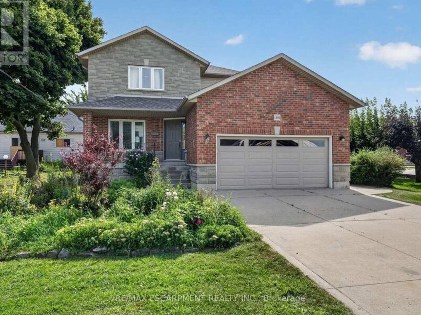 1501 UPPER SHERMAN AVENUE, Hamilton, Ontario L8W 0B9