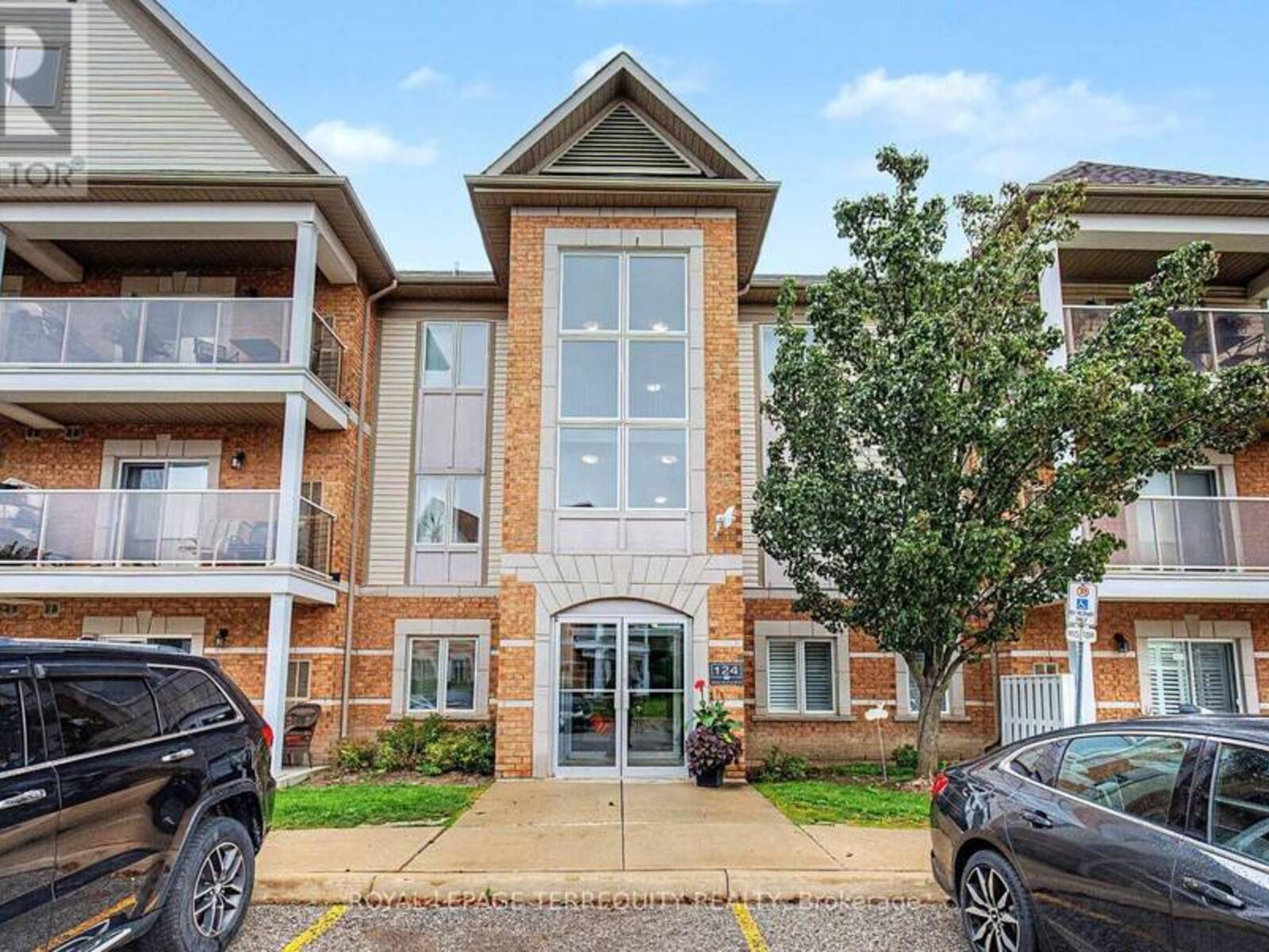 309 - 124 ASPEN SPRINGS DRIVE, Clarington, Ontario L1C 0G8