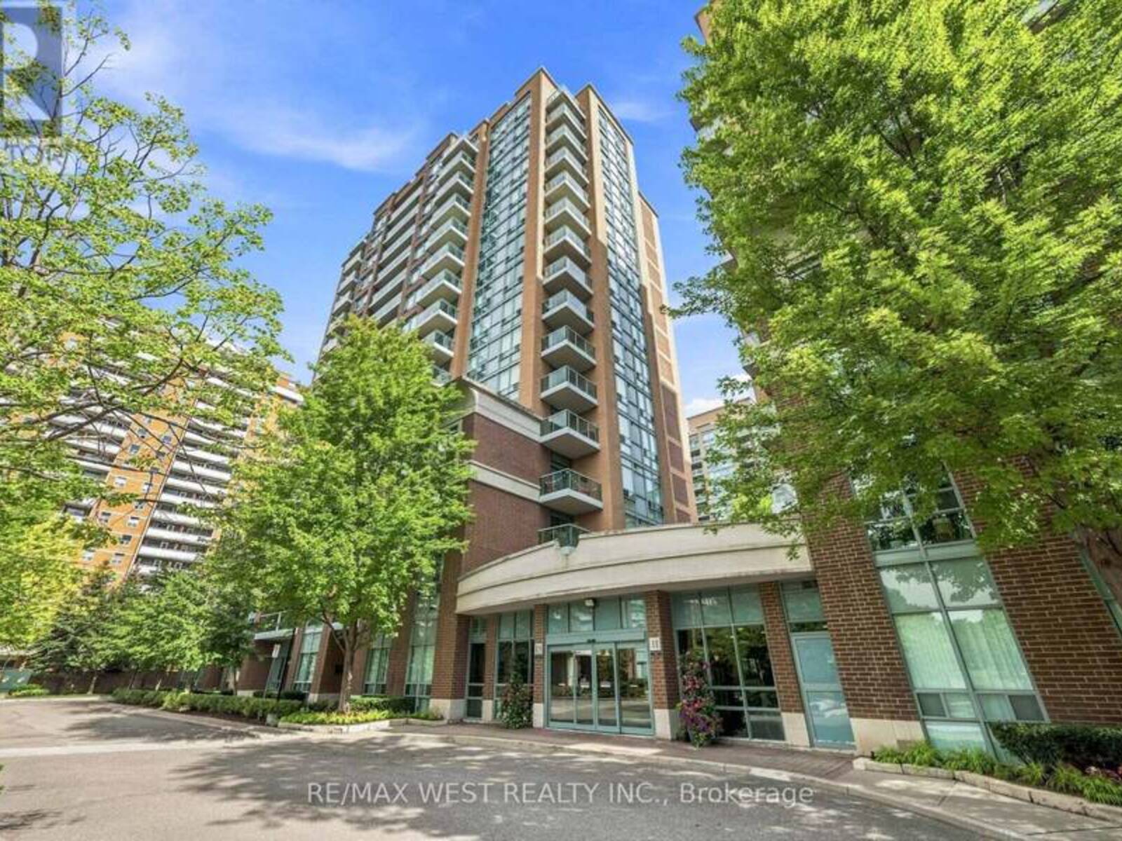 809 - 15 MICHAEL POWER PLACE, Toronto, Ontario M9A 5G4