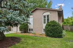 33 MACCOLL PLACE | Caledonia Ontario | Slide Image Four