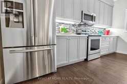 16 ROLLING LANE | Hamilton Ontario | Slide Image Twelve