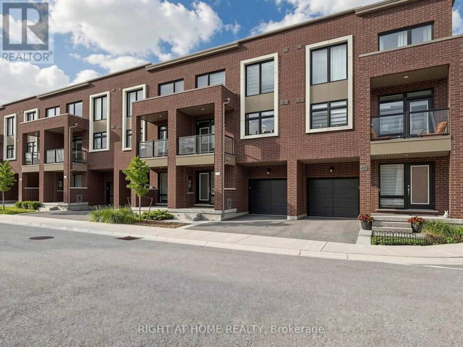 23 MONEYPENNY PLACE, Vaughan, Ontario L4J 0K9