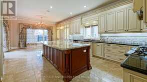 2 CORTLEIGH COURT | Richmond Hill Ontario | Slide Image Twelve