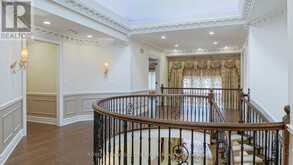 2 CORTLEIGH COURT | Richmond Hill Ontario | Slide Image Sixteen