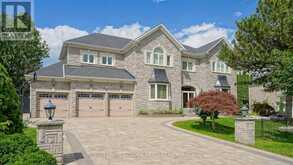 2 CORTLEIGH COURT | Richmond Hill Ontario | Slide Image One