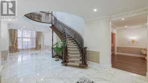 2 CORTLEIGH COURT | Richmond Hill Ontario | Slide Image Six