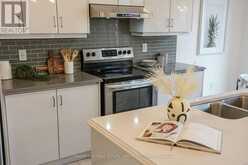 16 NESS DRIVE | Richmond Hill Ontario | Slide Image Ten