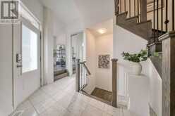 16 NESS DRIVE | Richmond Hill Ontario | Slide Image Five