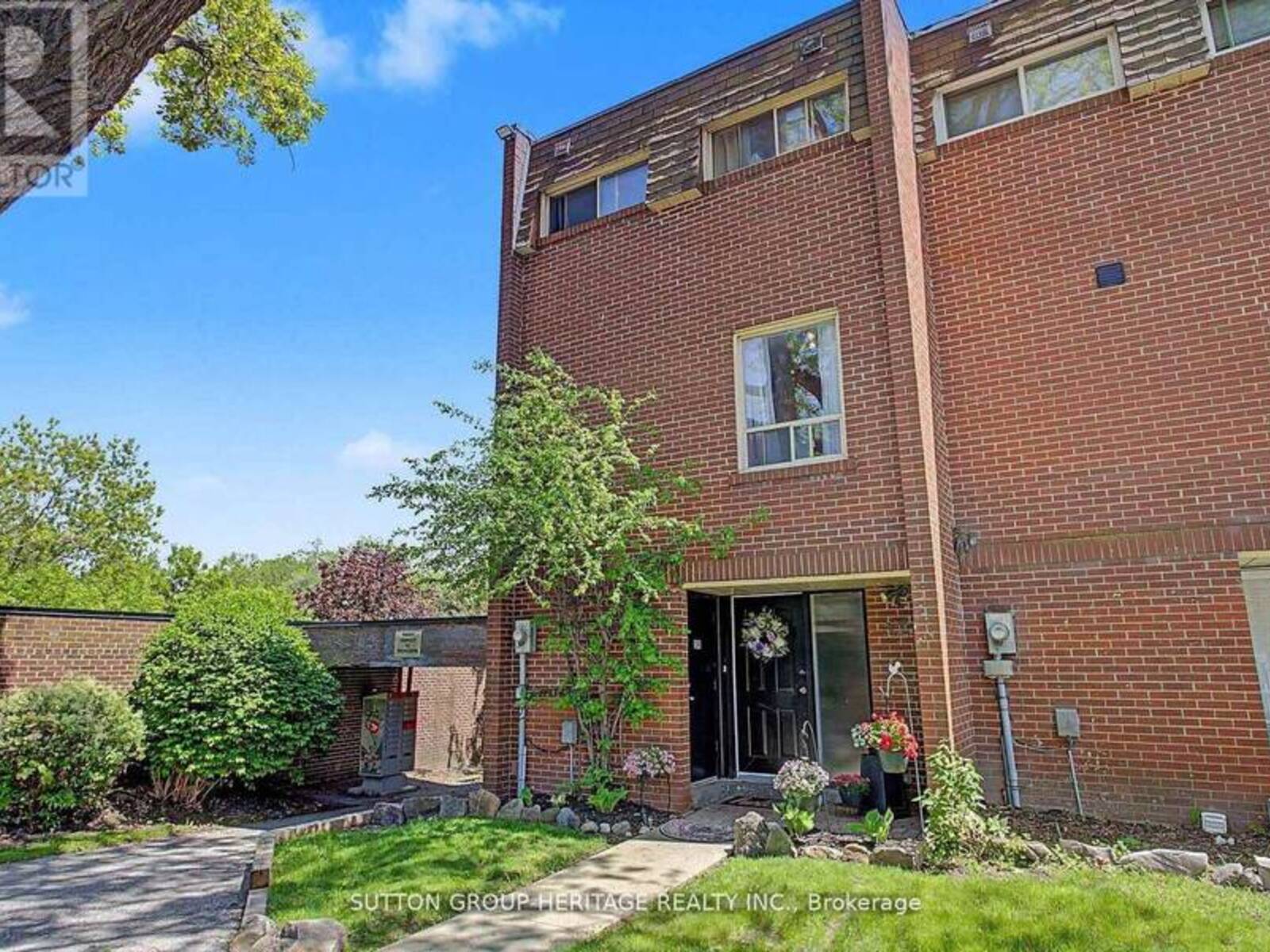 124 WALES AVENUE, Markham, Ontario L3P 3K2