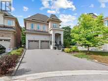 16 MACDONALD COURT | Richmond Hill Ontario | Slide Image Two