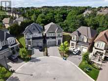 16 MACDONALD COURT | Richmond Hill Ontario | Slide Image Four