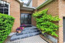 274 KIRBY CRESCENT | Newmarket Ontario | Slide Image Two