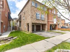 12 TOUCHSTONE DRIVE Toronto Ontario, M6M 5L2