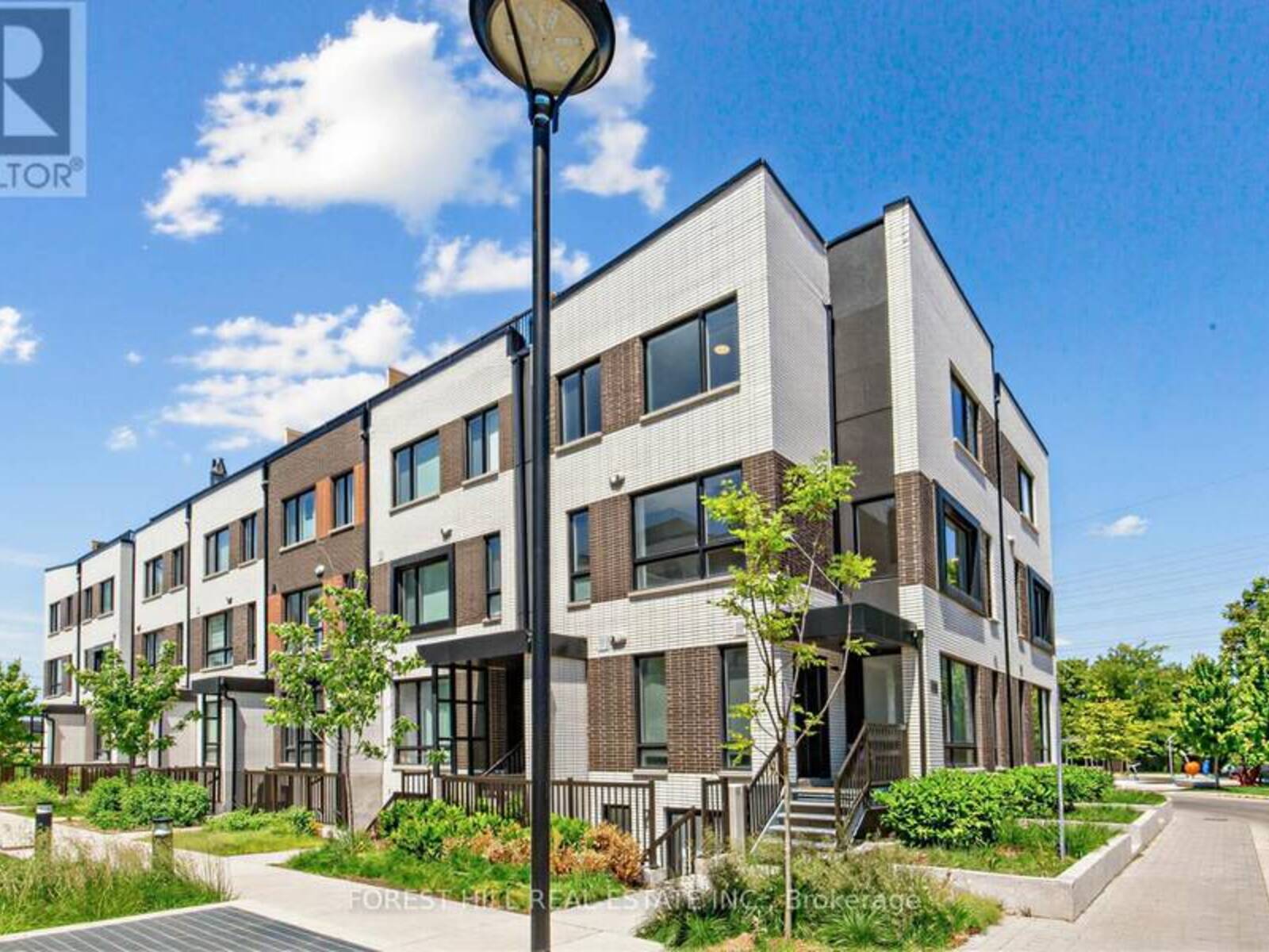 2 - 40 ED CLARK GARDENS, Toronto, Ontario M6N 0B5