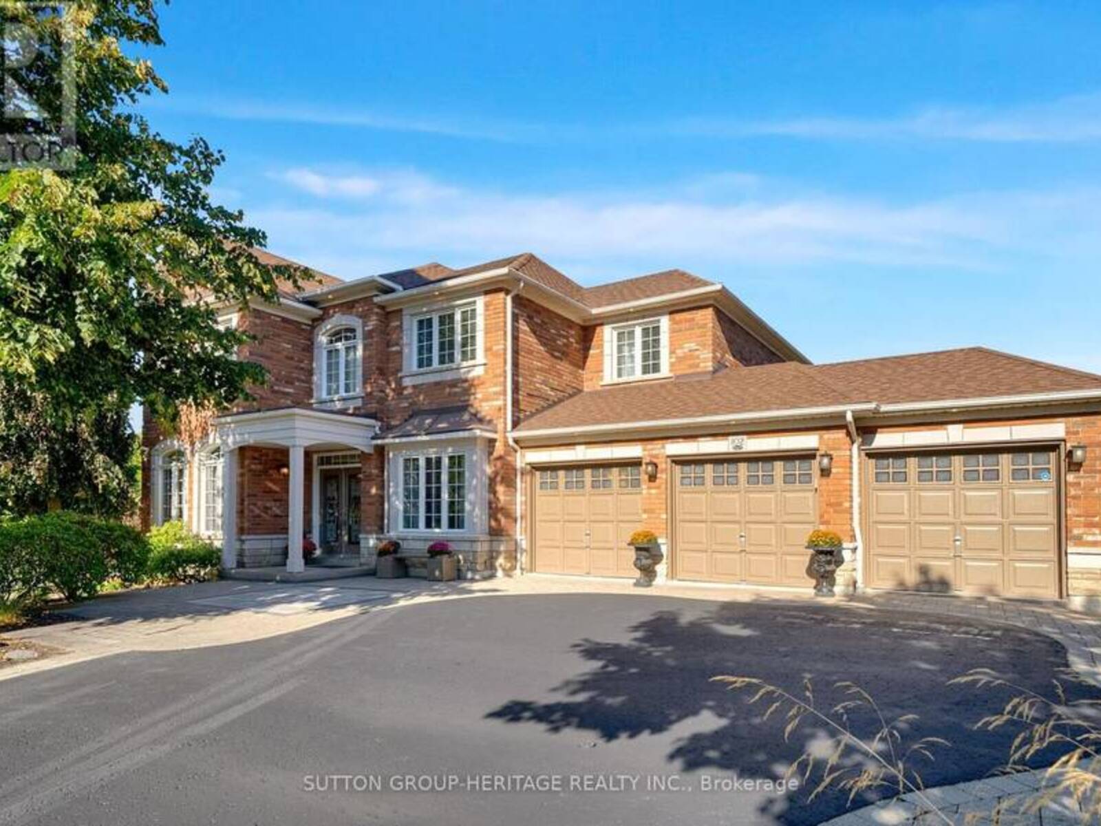 102 KENNETT DRIVE, Whitby, Ontario L1P 1L5