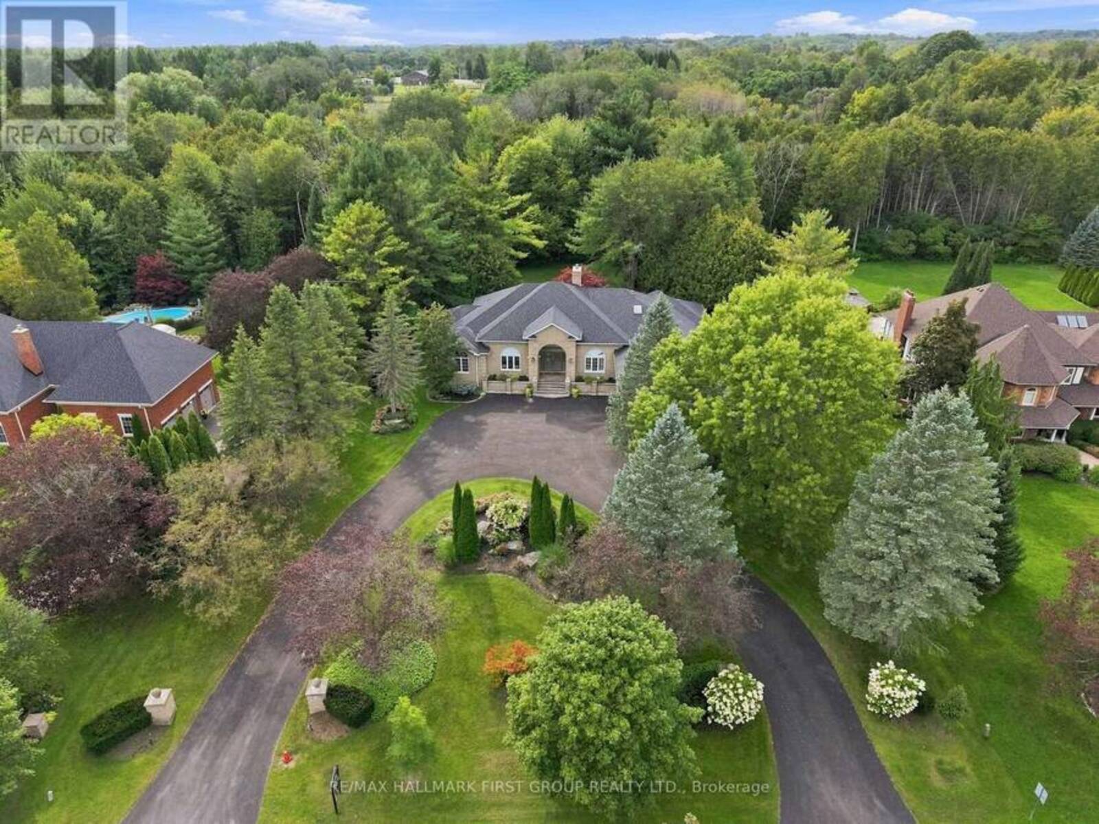 48 BUGGEY LANE, Ajax, Ontario L1Z 1X5